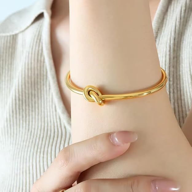 KAAVRI Gold-Plated Anti-Tarnish Bangle