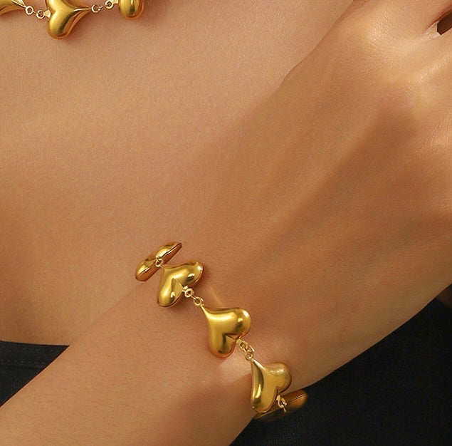 KAAVRI Loop-of-Love Anti-Tarnish Bracelet