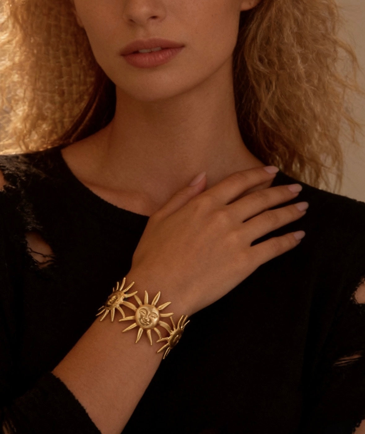 KAAVRI Sunshine Anti-Tarnish Hand Cuff